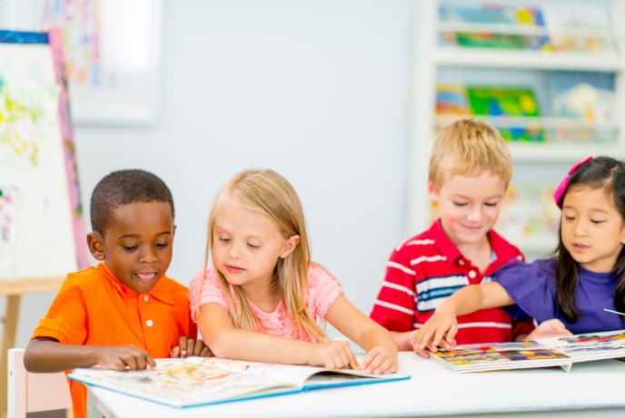 Які навички розвиває програма гуртка підготовки до школи